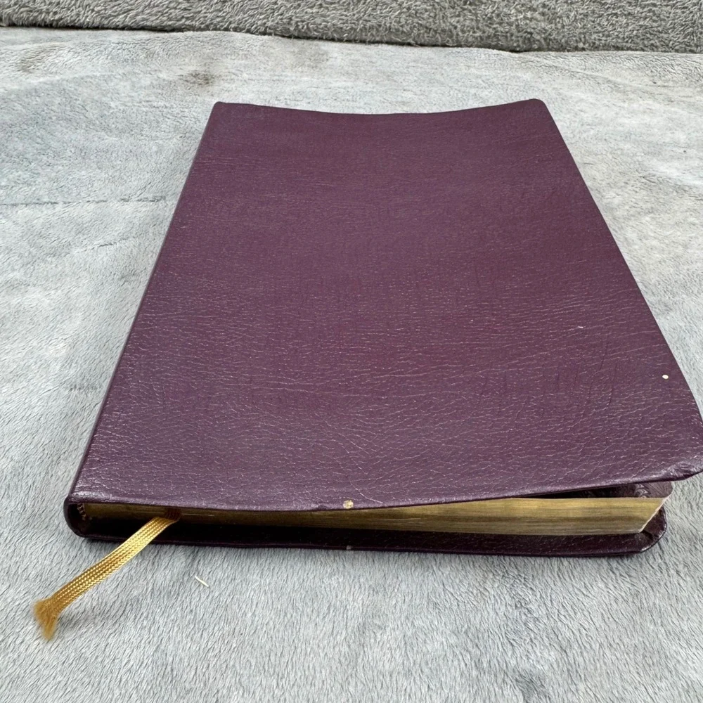 Barbour Devotional Journal Women OS‎ Plum Like New A Gentle Spirit Gilded Edges